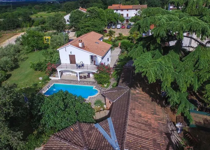 Lanima Vila *